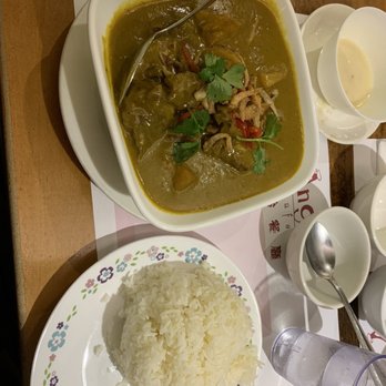 Angel Cafe - Really good beef brisket curry - massive portion even tho it doesn't look like it - Cantonese Near Me - Vancouver, British Columbia