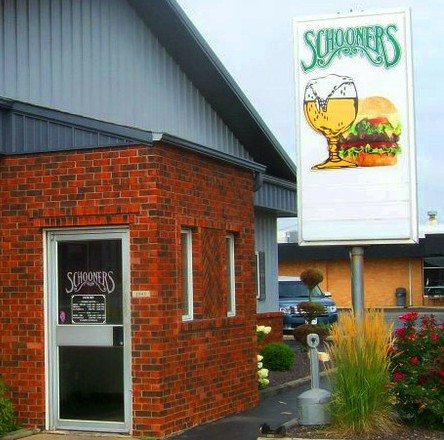 Schooner's of Morton Logo