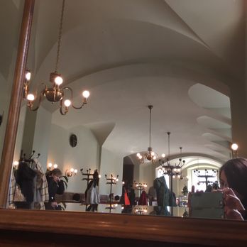 Café Eiles - Cafes Near Me - Vienna, 9