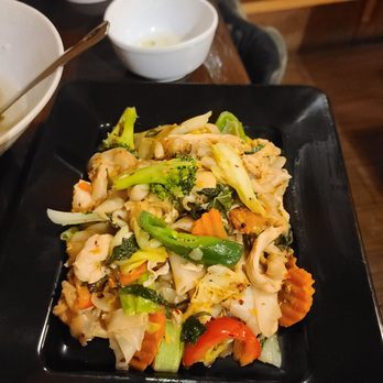 Thai Lotus - Chicken Pad Kee Mao - Thai Near Me - Reno, Nevada Thai Lotus - Chicken Pad Kee Mao - Thai Near Me - Reno, Nevada