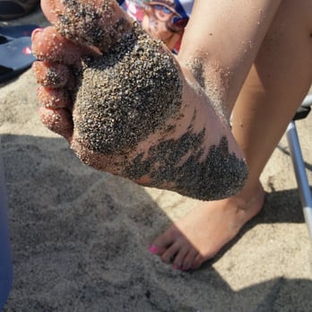 Zuma Beach  - Thick layer of tar like substance 1hr to remove Others in our party also got it walking playing in water & sand - Beaches Near Me - Malibu, California