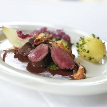 Gasthaus Jägerberg - Gebratener Rehrücken mit frischen Pfifferlingen - German Near Me - Hagen, NI Gasthaus Jägerberg - Gebratener Rehrücken mit frischen Pfifferlingen - German Near Me - Hagen, NI