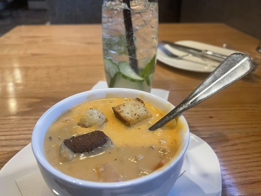 Cooper’s Hawk Winery & Restaurant by null