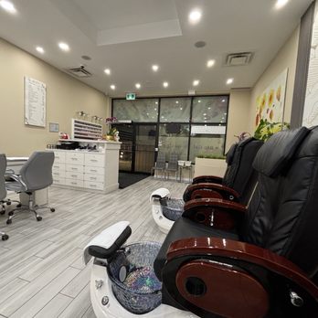 Rainbow Nail - Nail Salons Near Me - Markham, Ontario