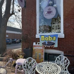 Bloom Tea - Follow the pink bike outside