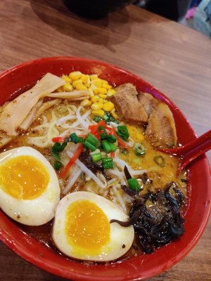 Poke Burri / Lifting Noodles Ramen by null