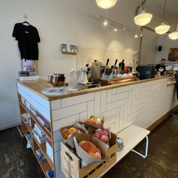 Hide + Seek Coffee - Counter - Coffee & Tea Near Me - Victoria, British Columbia Hide + Seek Coffee - Counter - Coffee & Tea Near Me - Victoria, British Columbia