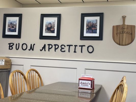 Amici's Pizzeria by null