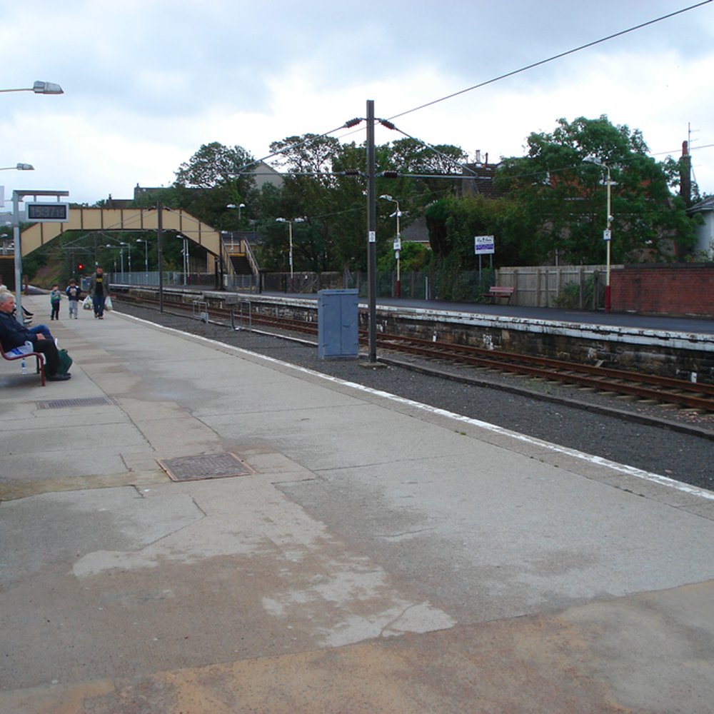 Largs Railway Station - Largs Station, Largs - Train Stations Near Me - Largs, NAY
