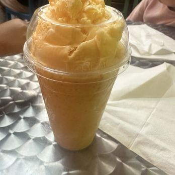 Lokuras - Vanilla raspado with lechera and vanilla ice cream on top - Ice Cream & Frozen Yogurt Near Me - Las Vegas, Nevada Lokuras - Vanilla raspado with lechera and vanilla ice cream on top - Ice Cream & Frozen Yogurt Near Me - Las Vegas, Nevada