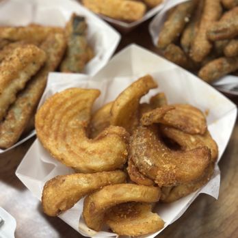 Uncle Mac’s Kitchen - Tom Yum Sidewinder Fries - Seafood Near Me - Gardena, California Uncle Mac’s Kitchen - Tom Yum Sidewinder Fries - Seafood Near Me - Gardena, California