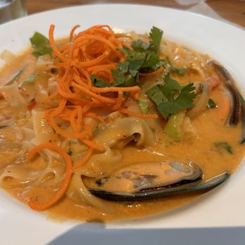 Bamboozle - Seafood Red Curry Noodle: good but def not worth $18 - Vietnamese Near Me - Tampa, Florida