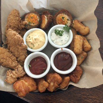 Brit's Pub - The sampler platter - Pubs Near Me - Minneapolis, Minnesota