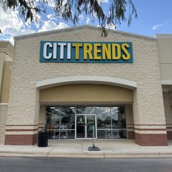 Citi Trends - Exterior - located in between Ross and Rue 21.