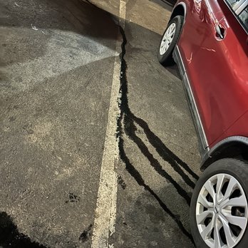 Metro Collision Experts - Leaking radiator fluids - Body Shops Near Me - Chicago, Illinois Metro Collision Experts - Leaking radiator fluids - Body Shops Near Me - Chicago, Illinois