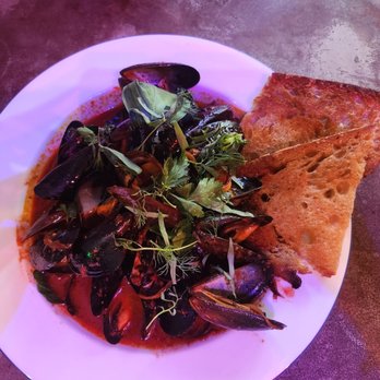 Fishmonger - Mussels - Dive Bars Near Me - Nashville, Tennessee