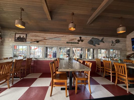 Red's Ice House by null