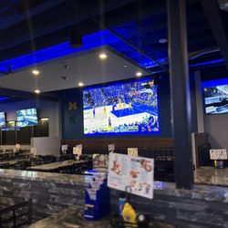 Art & Jakes Sports Bar and Grill - Northville