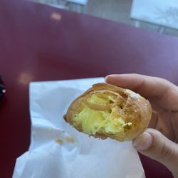 Gelateria Fashion Cafe - The lemony filling!