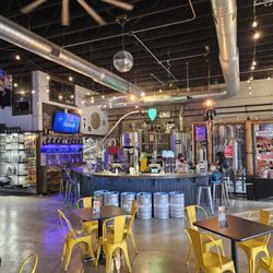 Bandera Brewery - Nice brewery, bad beer.
