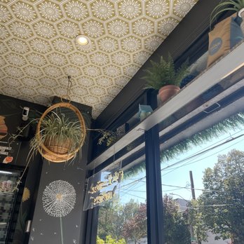Bloom Cafe - Pretty ceiling - Breakfast & Brunch Near Me - Staten Island, New York