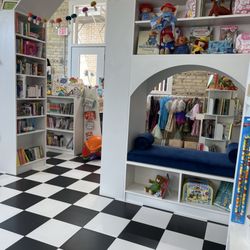 Wonderland Bookshop - Young kids books