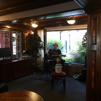 Diane's Saddleback Grill - Bars Near Me - Lake Arrowhead, California