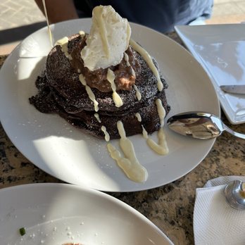 Deluxe 1717 - German chocolate pancakes - American Near Me - Pasadena, California