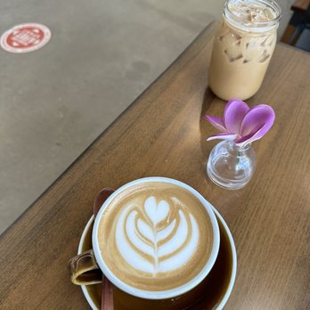 Kona Reserve Coffee - Aloha latte (bottom) and Kailua latte (top) - Coffee & Tea Near Me - Houston, Texas Kona Reserve Coffee - Aloha latte (bottom) and Kailua latte (top) - Coffee & Tea Near Me - Houston, Texas