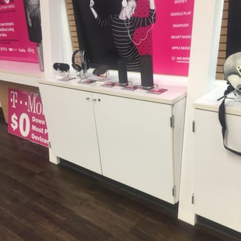 T-Mobile - This ware the music playing from. - Mobile Phones Near Me - Chicago, Illinois