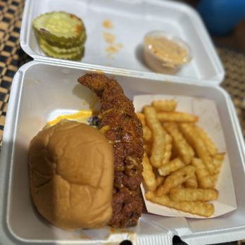 Dave's Hot Chicken - 1 - pc Dave's #4 1 Slider with Fries - Chicken Shop Near Me - Buford, Georgia