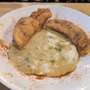 Hippin Hops Brewpub & Oyster Bar - Catfish & grits. Great value & delish - Seafood Near Me - Atlanta, Georgia