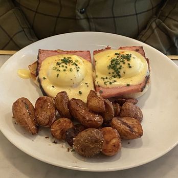 Primrose - Eggs Benedict - New American Near Me - Las Vegas, Nevada