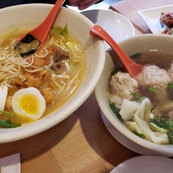 Duck Wong - Curry fried chicken noodles - Cantonese Near Me - Brooklyn, New York Duck Wong - Curry fried chicken noodles - Cantonese Near Me - Brooklyn, New York