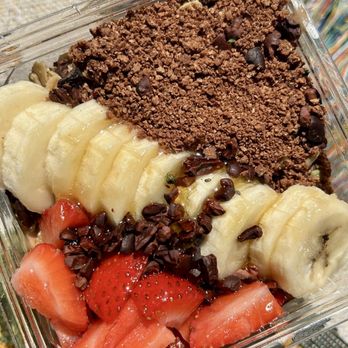 Salud Juice - The peanut butter / chocolate bowl - Juice Bars & Smoothies Near Me - Long Beach, California Salud Juice - The peanut butter / chocolate bowl - Juice Bars & Smoothies Near Me - Long Beach, California