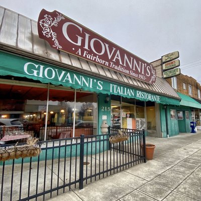 Giovanni's by null