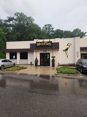 Bricktop's by null