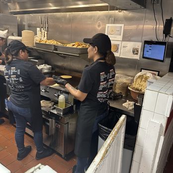 Taqueria De Diez - I like when I can see in the kitchen - Tacos Near Me - Austin, Texas Taqueria De Diez - I like when I can see in the kitchen - Tacos Near Me - Austin, Texas