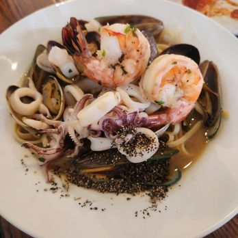 Cambalache Grill - Linguine ala Pescatora 4/5 - Argentine Near Me - Fountain Valley, California