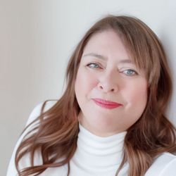 Psychic Medium Debra Hookey - Medium Debra Hookey