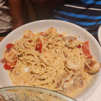 Olive Garden Italian Restaurant - Chicken and Shrimp Carbonara - Italian Near Me - Austell, Georgia Olive Garden Italian Restaurant - Chicken and Shrimp Carbonara - Italian Near Me - Austell, Georgia