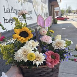 Floral And Hardy - How cute is this little Easter basket of sunshine for my coworker?!