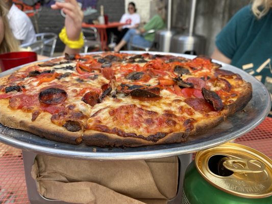 Junior's Pizza by null
