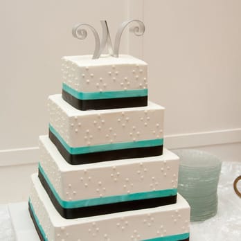 Delicious Cakes - My wedding cake!! So beautiful and still yummy yummy! - Desserts Near Me - Addison, Texas