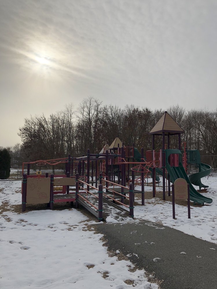 PLAYSTEAD PARK 101 Playstead Rd, Medford, Massachusetts Baseball