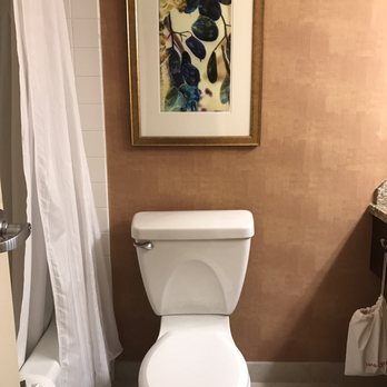Seattle Airport Marriott - Bathroom - Hotels Near Me - Seattle, Washington Seattle Airport Marriott - Bathroom - Hotels Near Me - Seattle, Washington
