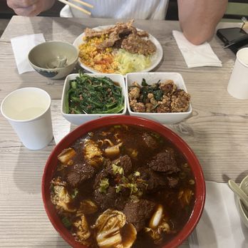 La Sinbala - Beef noodle soup - Taiwanese Near Me - Arcadia, California