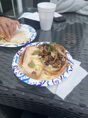 Lobos Tacos Y Pupusas by null