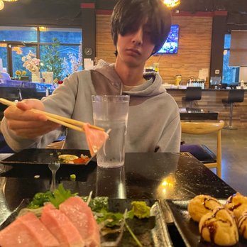 iSushi - Sashimi Toro belly. OMG!!!!!  So glad we ended our meal with this. Thank you Jay!!! - Sushi Bars Near Me - Renton, Washington
