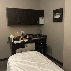 Hand & Stone Massage and Facial Spa